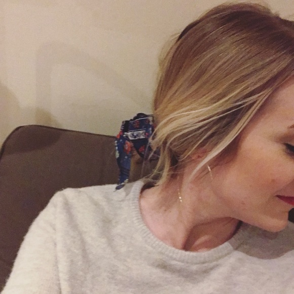 Meet your Posh Ambassador, Brit 💛 - Picture 5 of 6